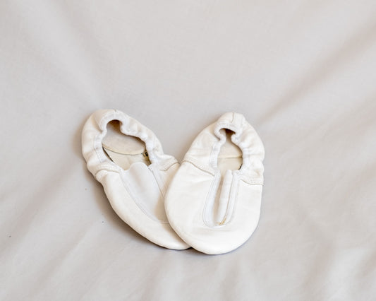 Gymnastic shoes