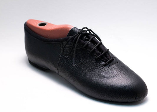 Modern / Jazz shoe with low heel